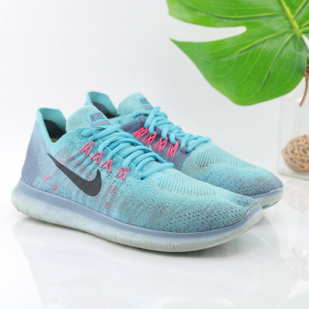 Nike Women's Teal and Pink Athletic Shoes